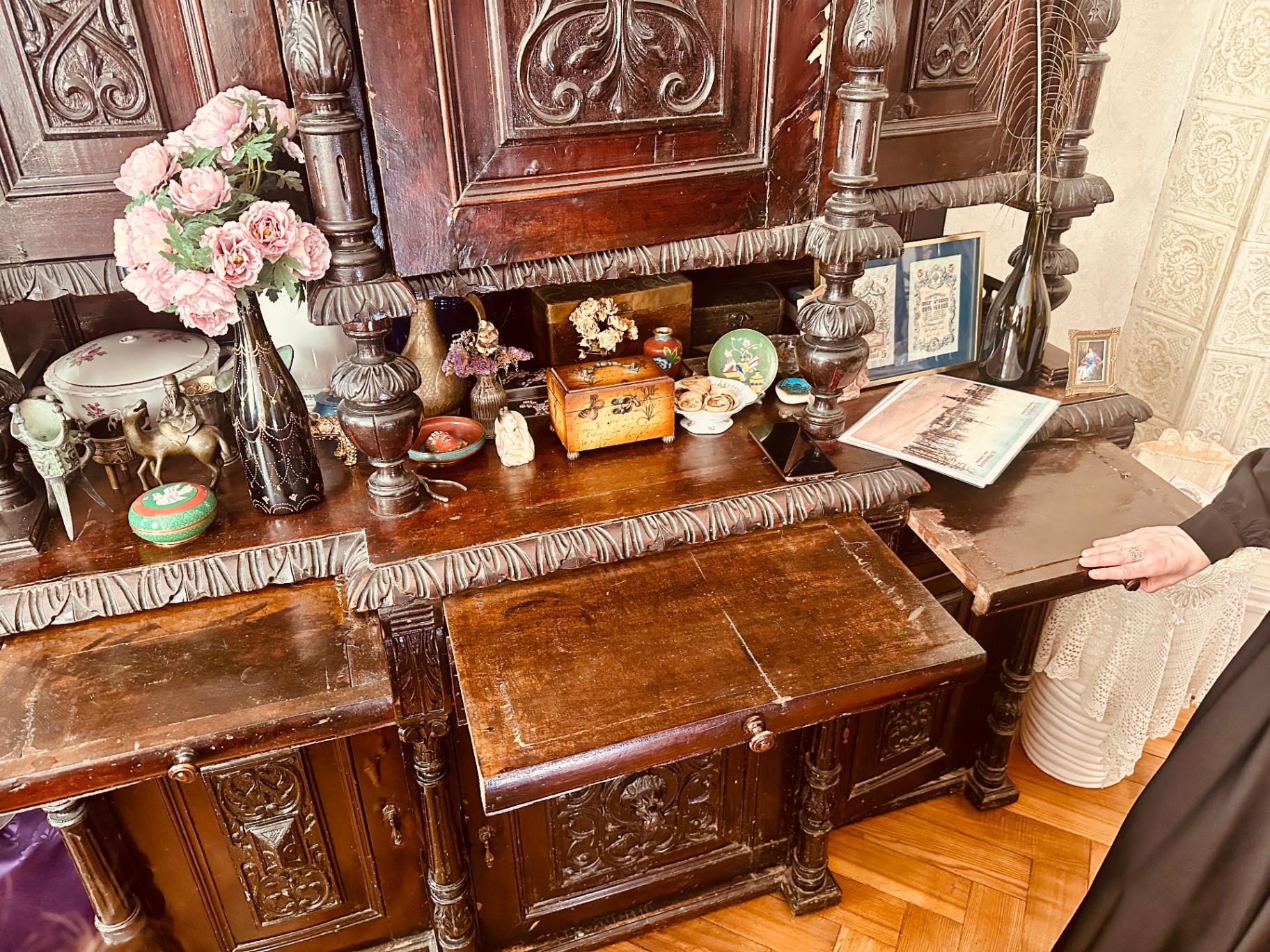 Старинный буфет